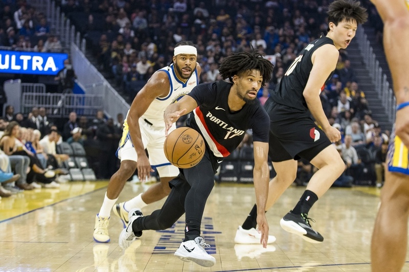 媒体人：杨瀚森在CBA形成的移动掩护坏习惯 在最后时刻暴露出来