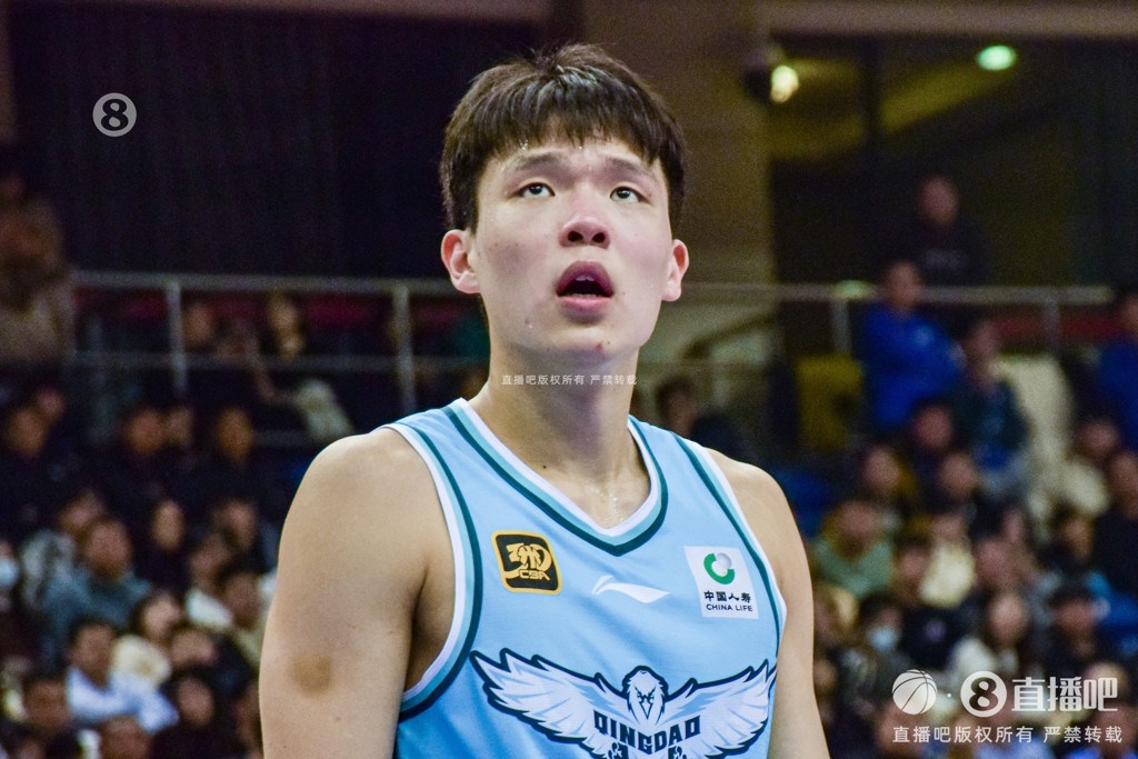 当年杨瀚森在山东打青年联赛时 徐长锁发掘了他并引进到青岛